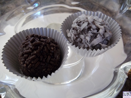 Rumballs in glass bowl and logo